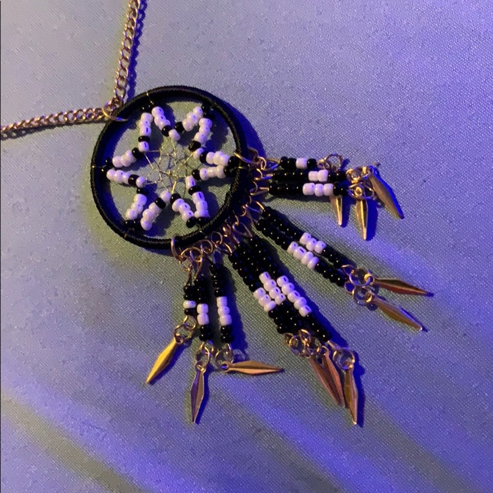 Woman’s necklace